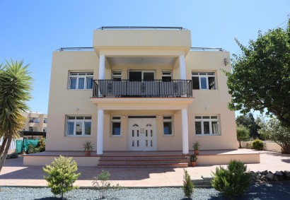 Oroklini, Larnaka Detached Villa For Sale | 32477