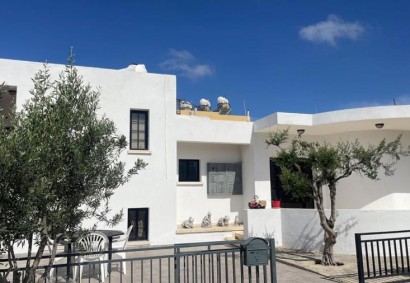 Geroskipou, Paphos Detached Villa For Sale | 32657