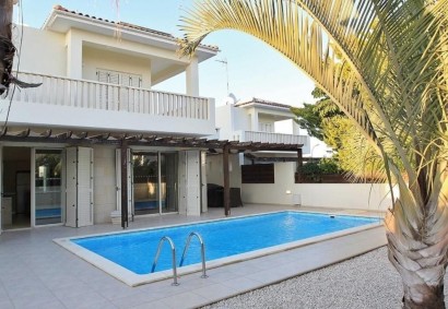 Oroklini Tourist Area Detached Villa For Sale | 34246