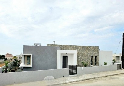 Paphos Town, Paphos Bungalow For Sale | 38419