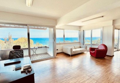 Molos, Limassol Office  For Rent | 39156