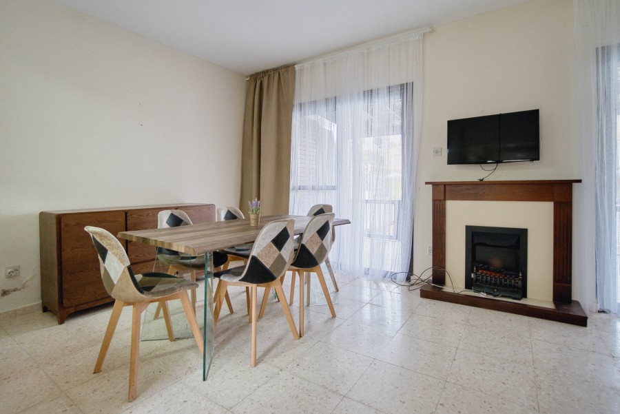 2 Bedroom Town House For Rent in Kato Paphos, Paphos