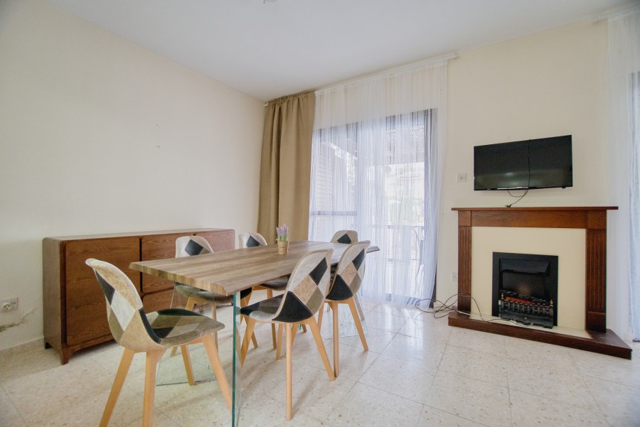 2 Bedroom Town House For Rent in Kato Paphos, Paphos