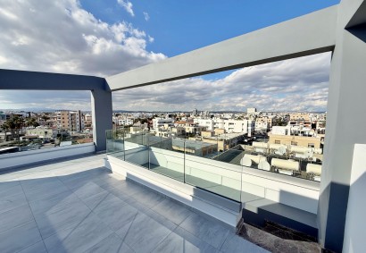 Larnaka - Finikoudes, Larnaka Apartment For Sale | 32590