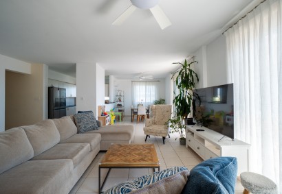Agia Marinouda, Paphos Penthouse For Rent | 26356S