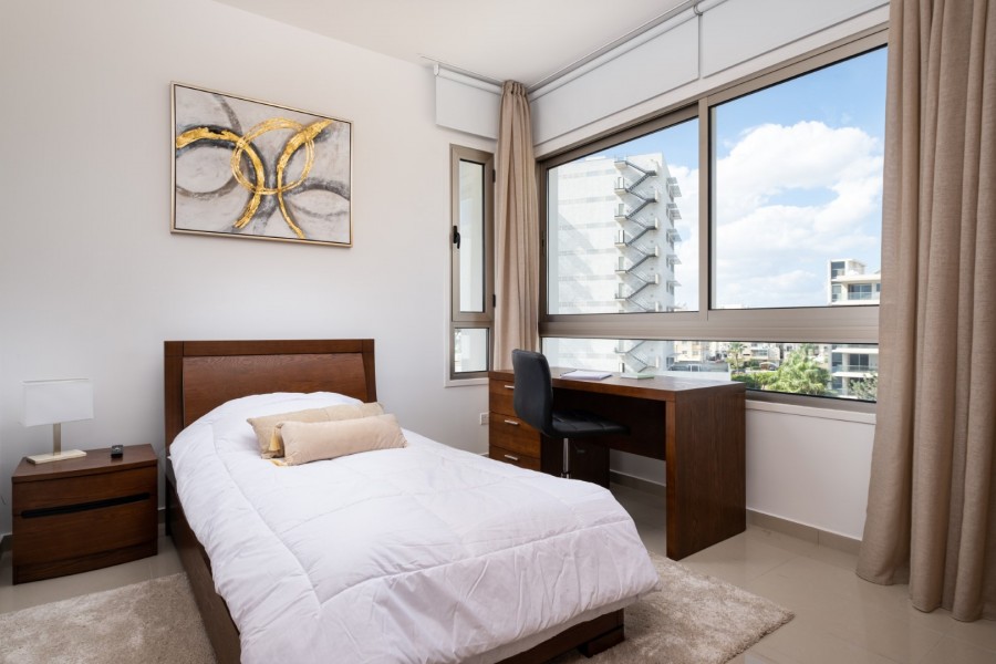 2 Bedroom Apartment For Rent in Larnaca, Larnaka