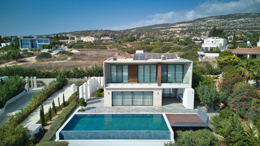 3 Bedroom Detached Villa For Rent in Pegia - Sea Caves, Paphos
