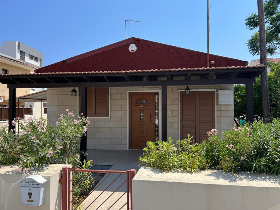 2 Bedroom Bungalow For Sale in Sotiros, Larnaka