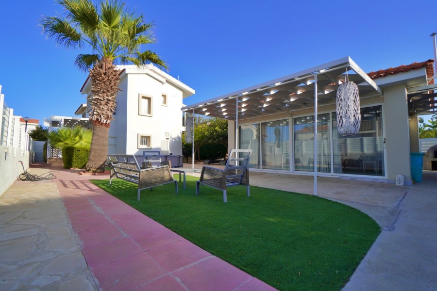 3 Bedroom Detached Villa For Sale in Pervolia, Larnaka
