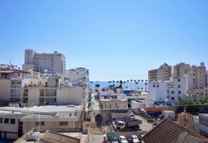 Larnaka - Finikoudes, Larnaka Apartment For Sale | 47898