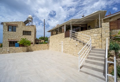 Mesogi, Paphos Detached Villa For Rent | 48154S