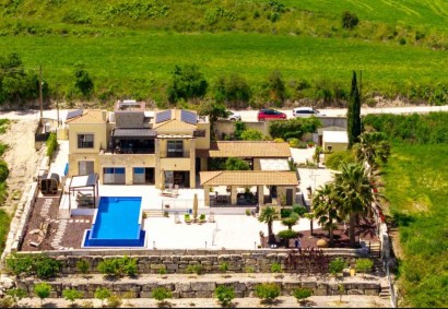 Stroumbi, Paphos Detached Villa For Sale | 48744