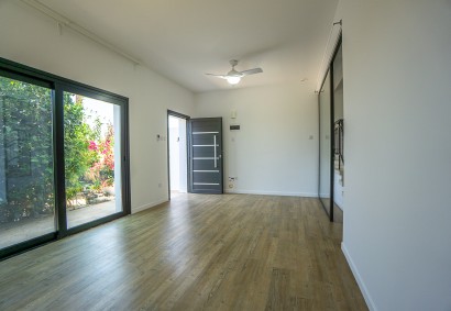 Chloraka, Paphos Semi Detached Villa For Sale | 45903