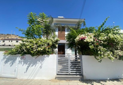 Oroklini, Larnaka Detached Villa For Rent | 49268