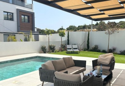 Agios Tychonas, Limassol Detached Villa For Rent | 46144AA