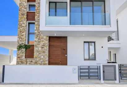 Dromolaxia, Larnaka Detached Villa For Sale | 29585