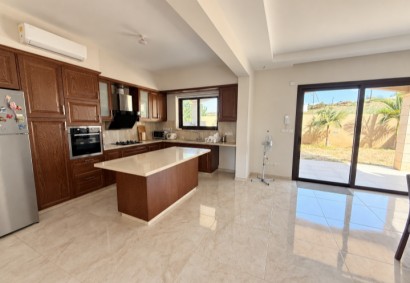 Agios Sylas, Limassol Detached Villa For Rent | 51545AA